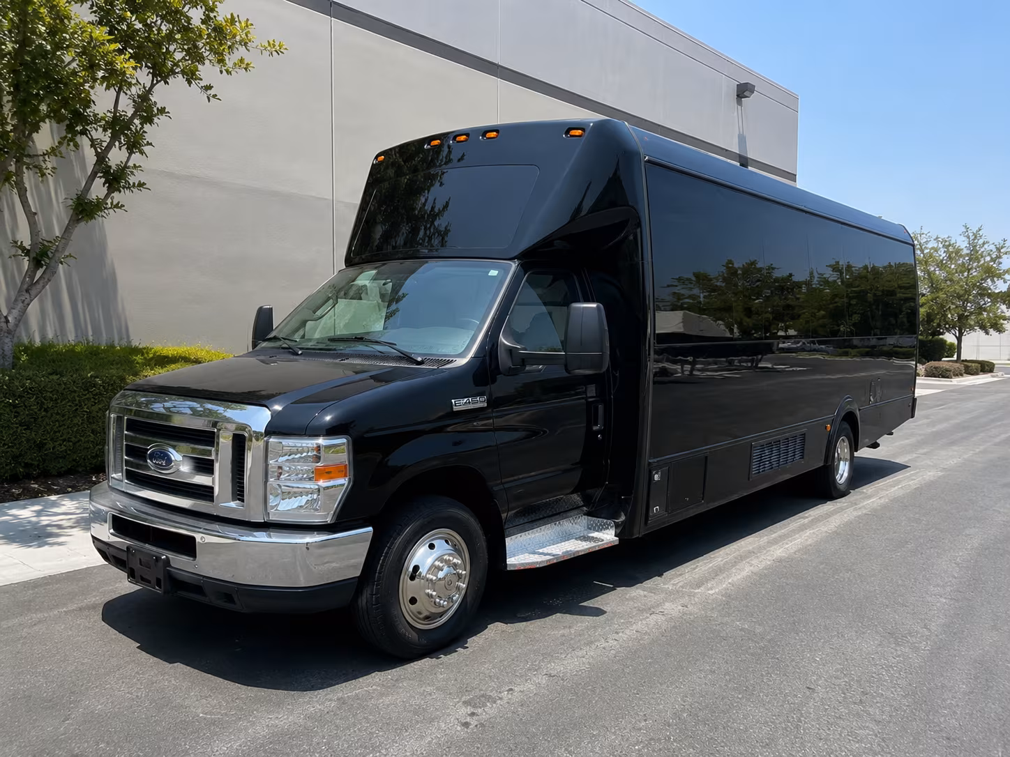 rent a santa ana prom party bus or charter bus today